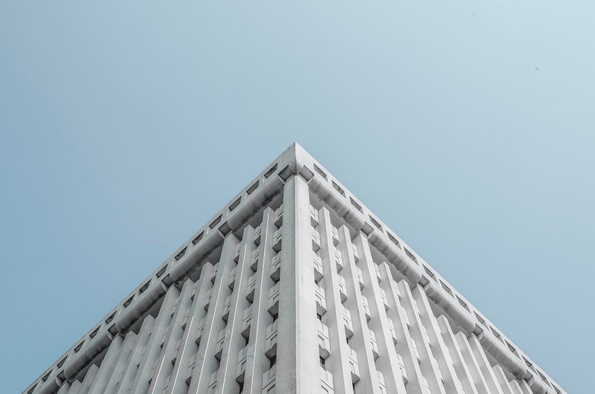 外媒:限薪巴坎布不必留在中国 国安面临体系重建