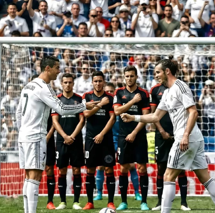 星空体育官方入口-贝尔再谈C罗:他只想进球超越梅西!我不传球他就会挥动双臂不满